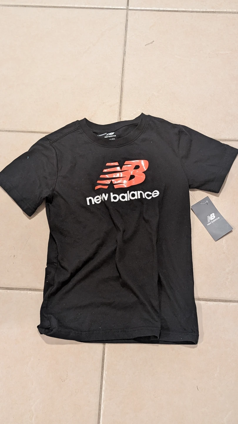 New Balance Black T-Shirt M 10-12