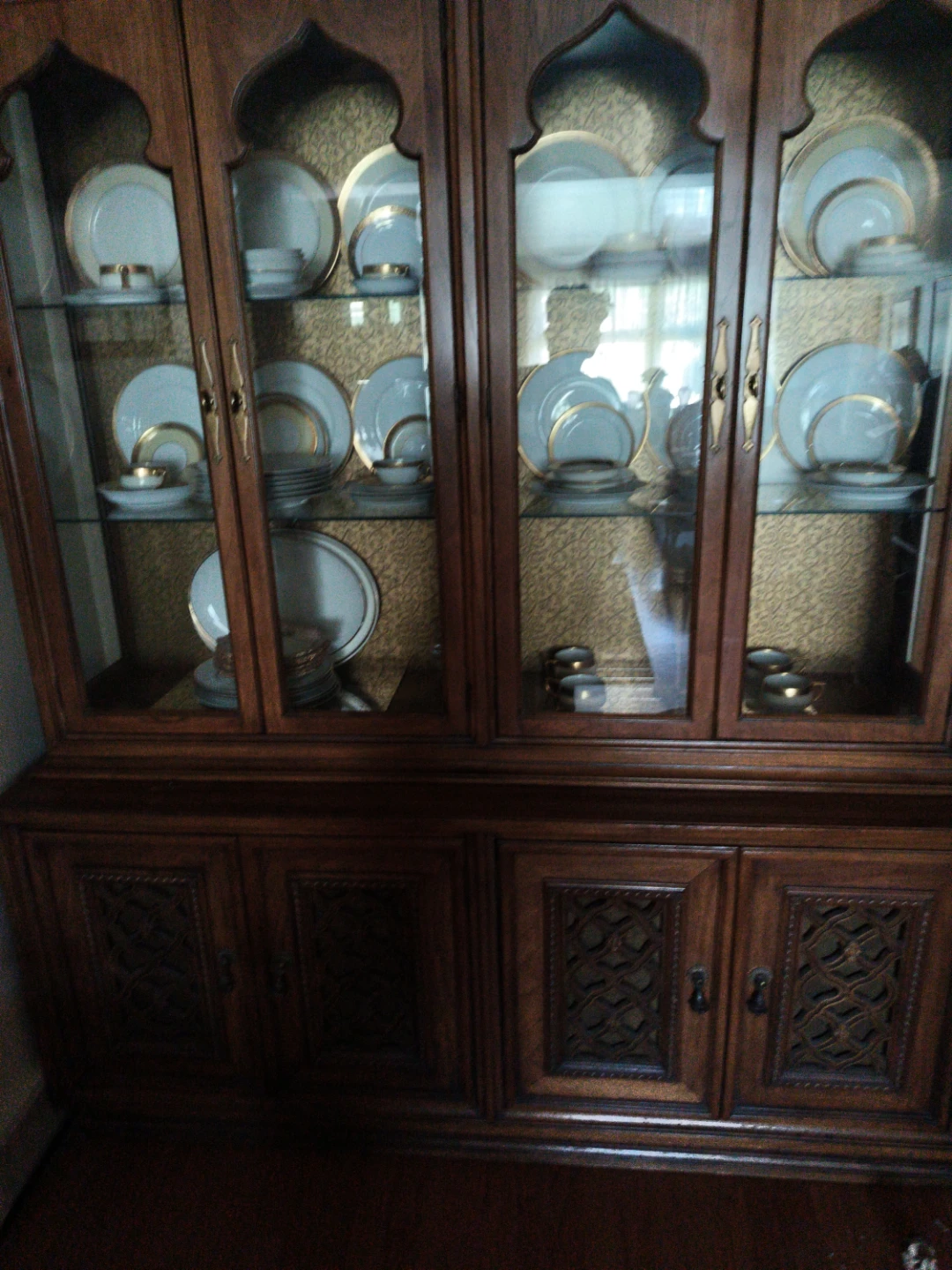 Vintage  China  Cabinet - photo 2