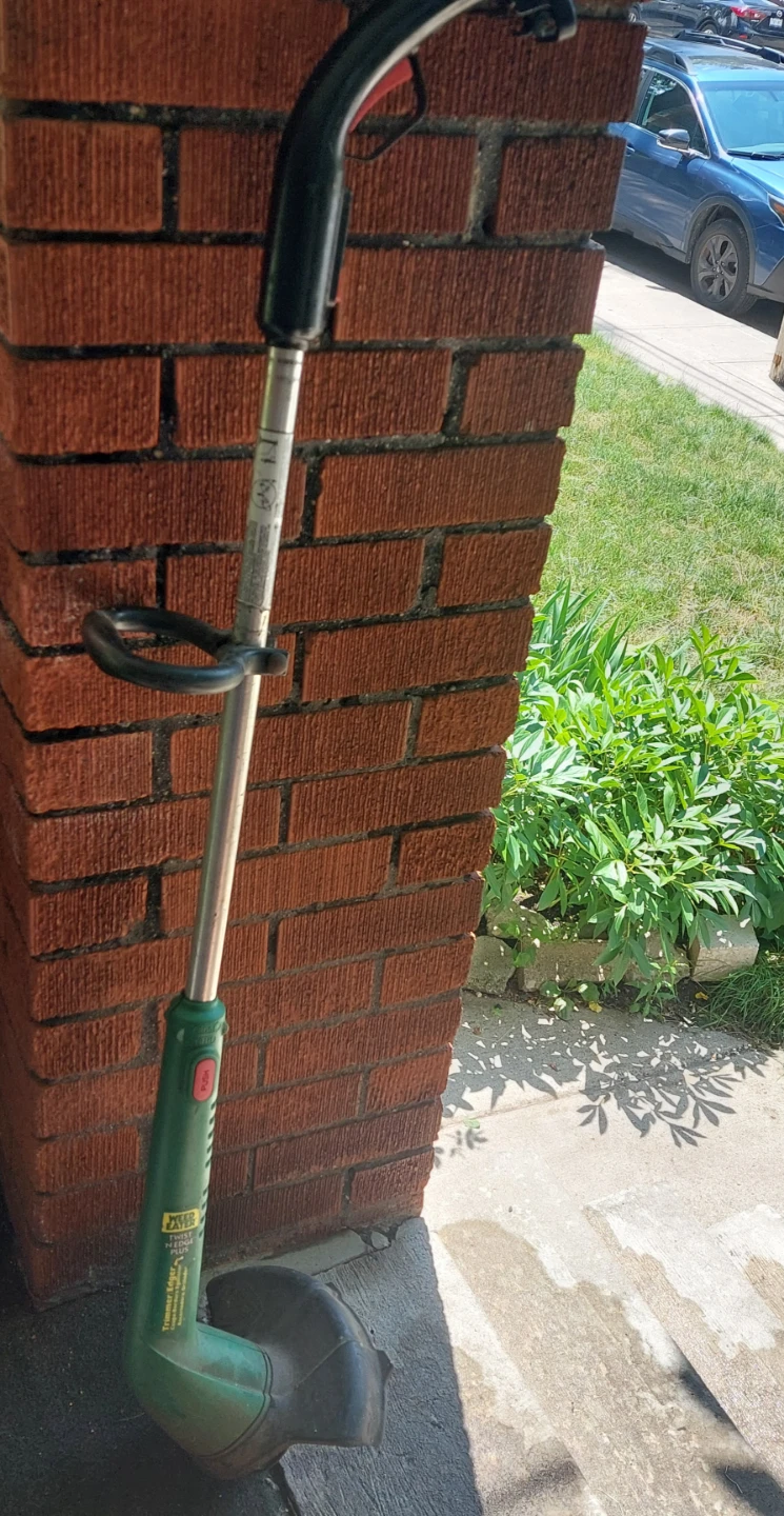 Weed Eater Electric String Trimmer - photo 3