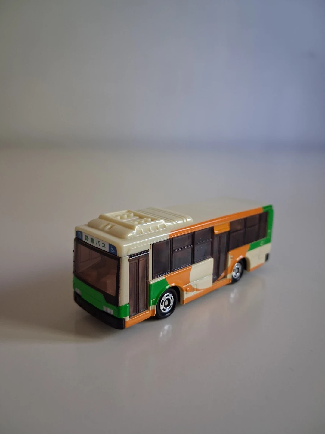 Tomica Mitsubishi Fuso Aero Star Die-cast Bus