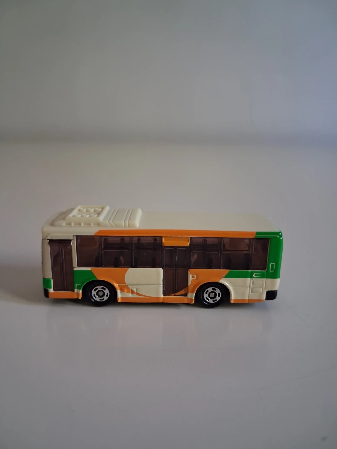 Tomica Mitsubishi Fuso Aero Star Die-cast Bus - photo 5