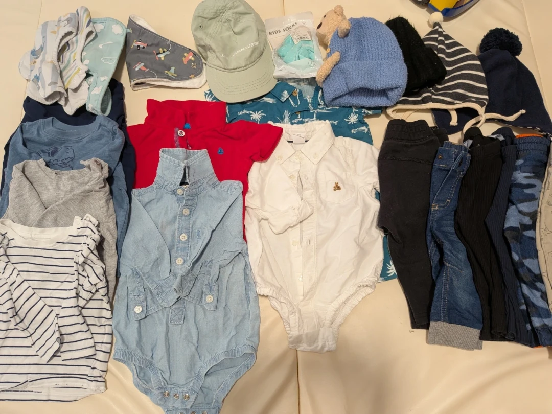 Bundle of Baby Clothes - Gap, Roots, Carter's(6-12 months)