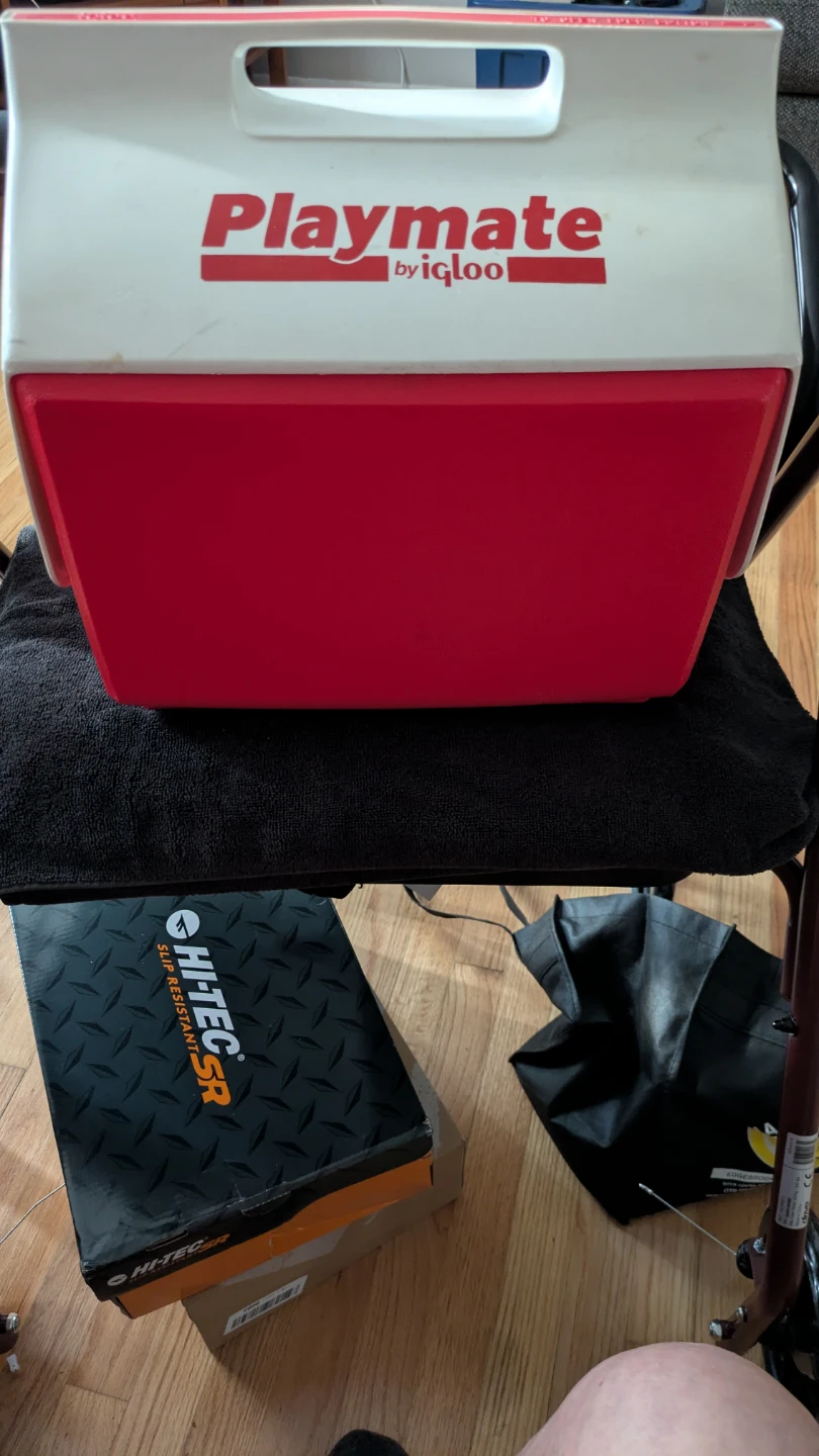 Igloo playmate cooler