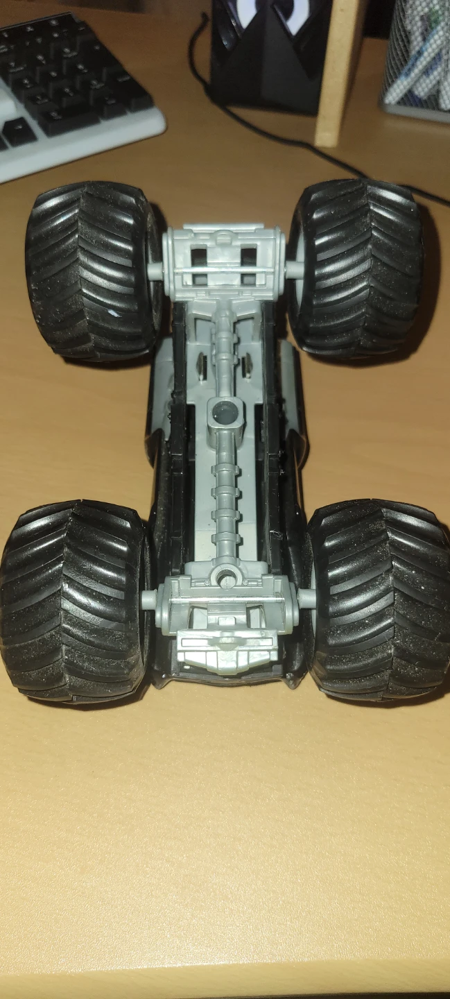 Hot Wheels Monster Jam Exclusive Batmobile Monster Truck - photo 5
