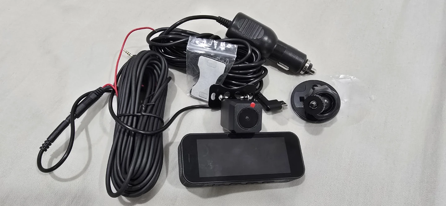 4K Ultra HD Dual Camera Dash Cam with WiFi