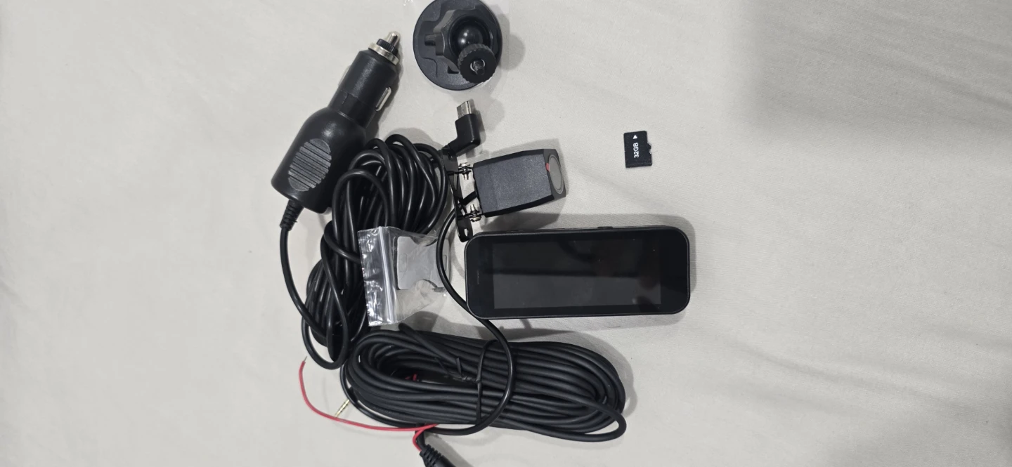 4K Ultra HD Dual Camera Dash Cam with WiFi - photo 3
