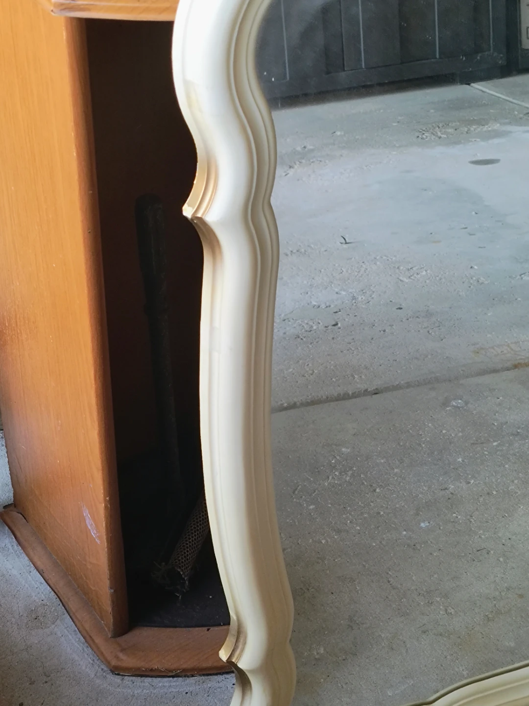 Ornate Cream Wall Mirror - photo 3