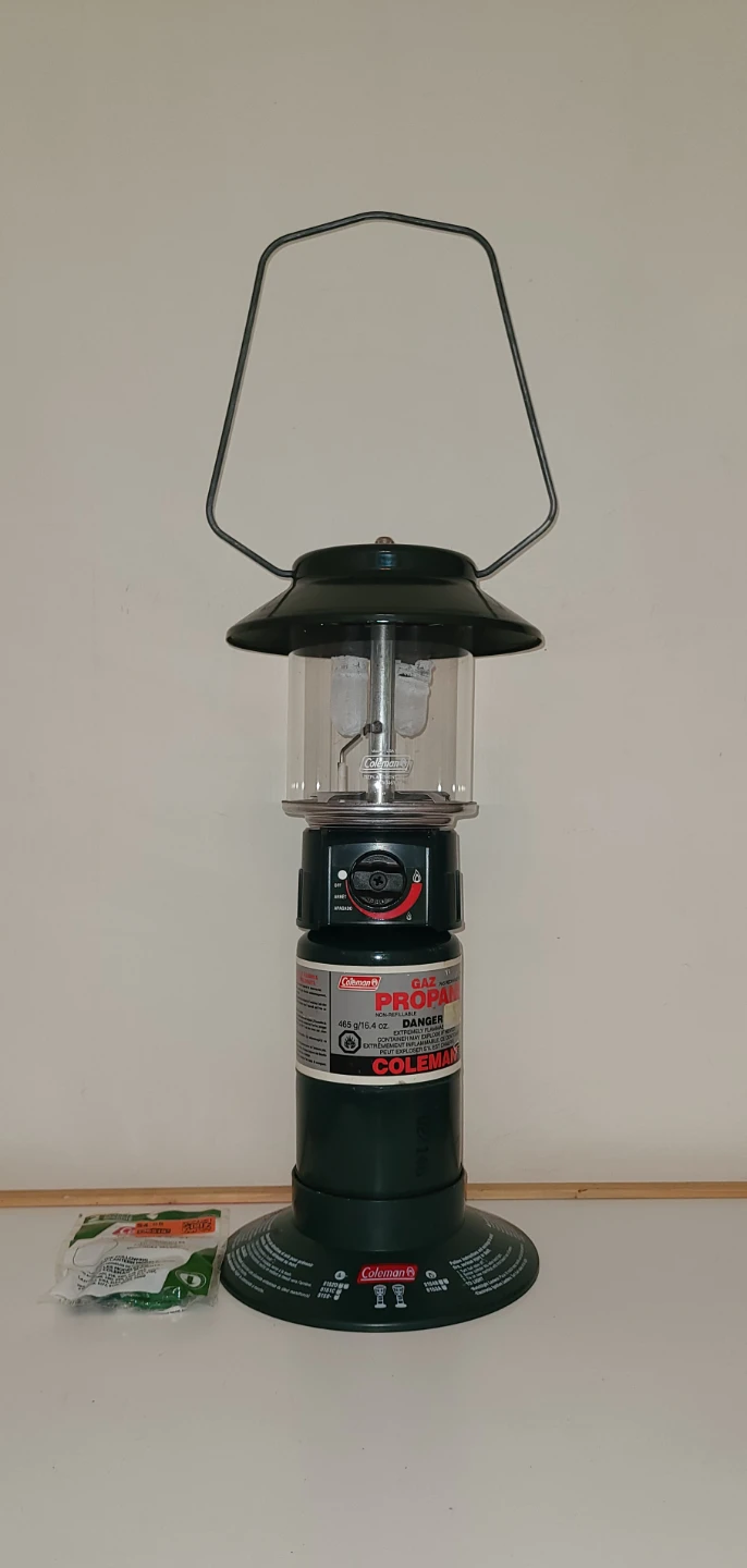 Coleman Propane Lantern + Case - 2 Mantle + Full Tank! - photo 3