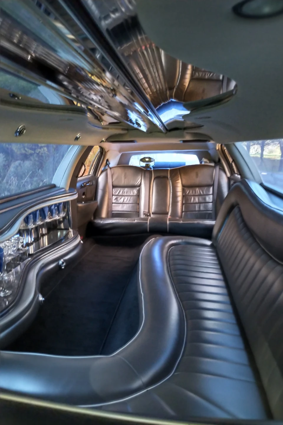 Stretch limousine for sale - photo 4