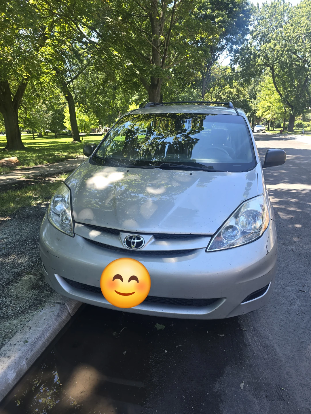 Toyota Sienna LE - photo 2
