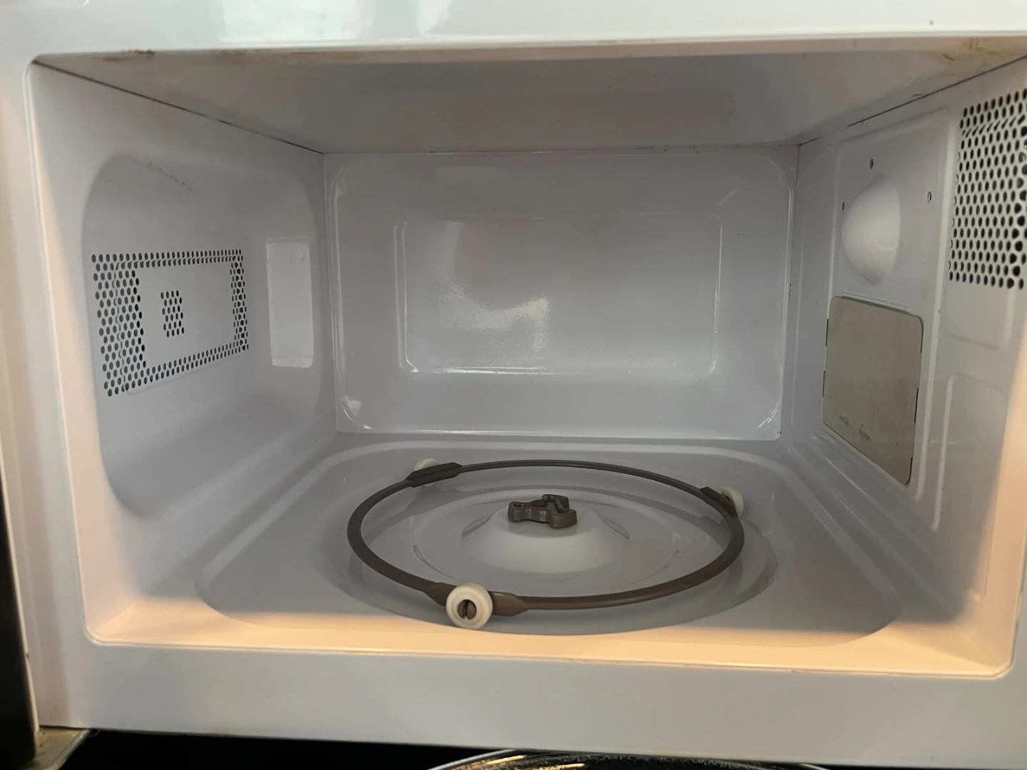 Comfee Microwave Oven CM-M201K(WH) - photo 3
