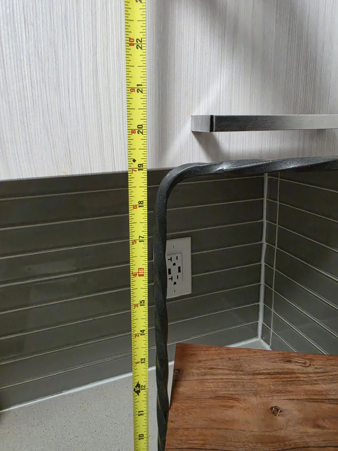 2-Tier Wooden Display Shelf - photo 4