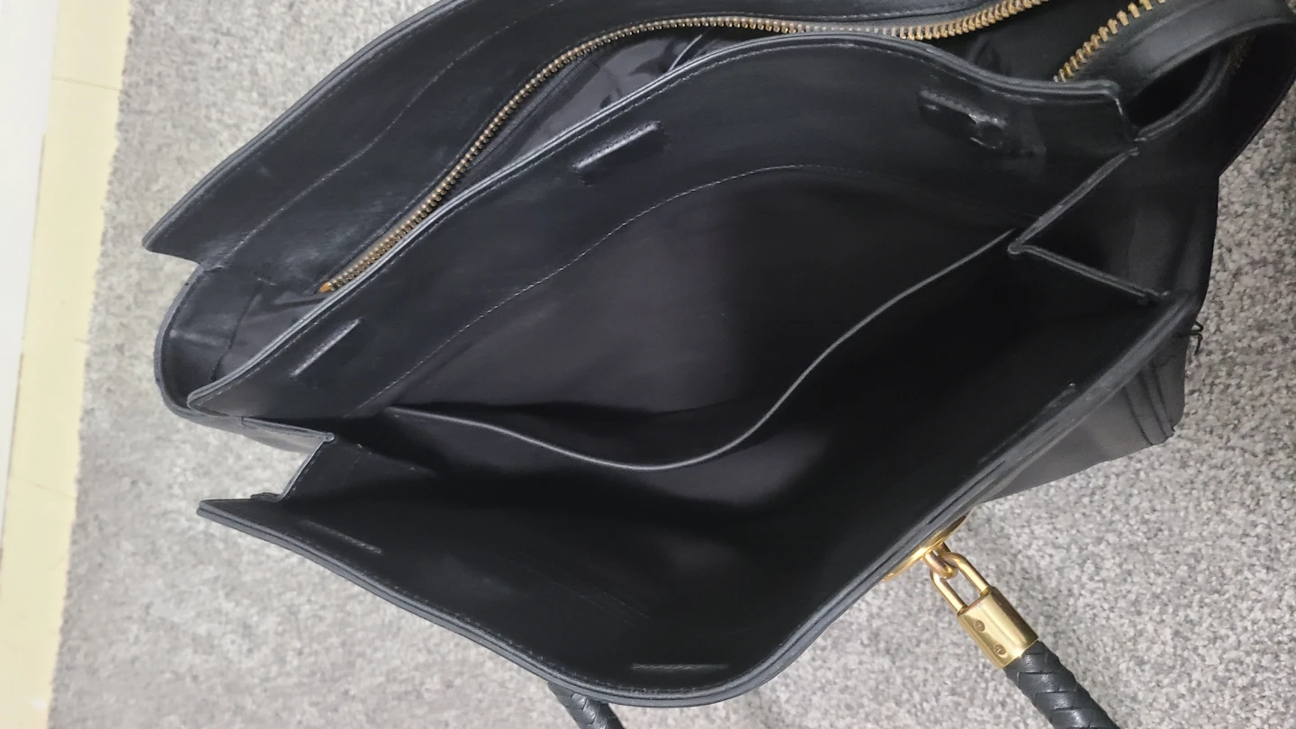 Cole Hahn leather purse - photo 2