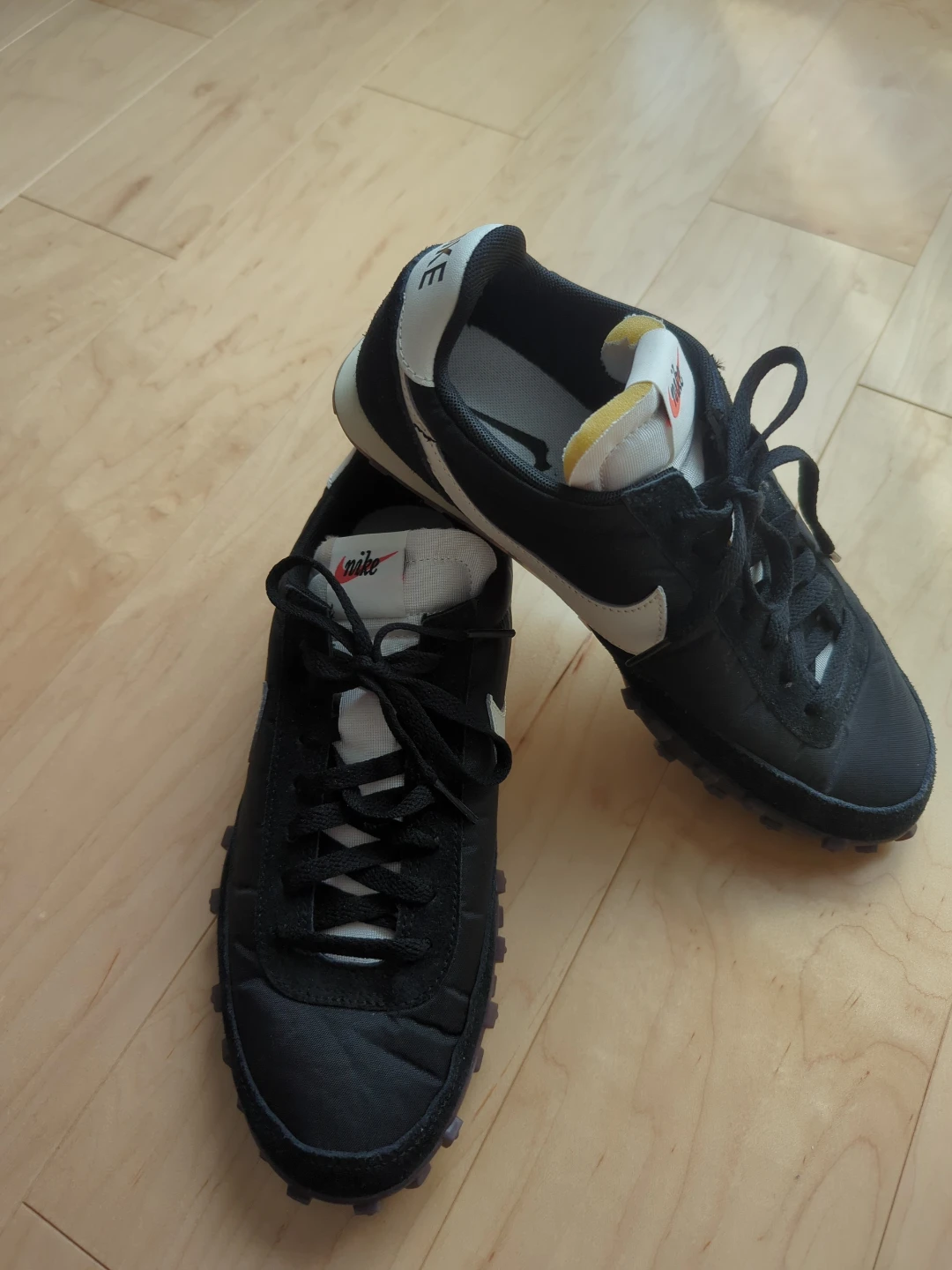 Nike waffle racer sneaker men's size 9, women 10-10.5