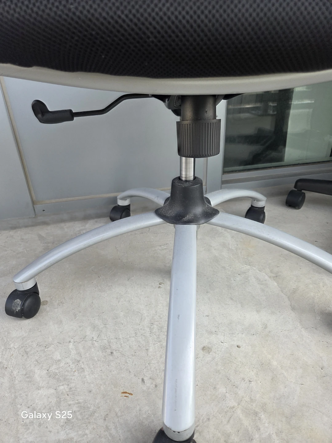 Black Office Chair - photo 4