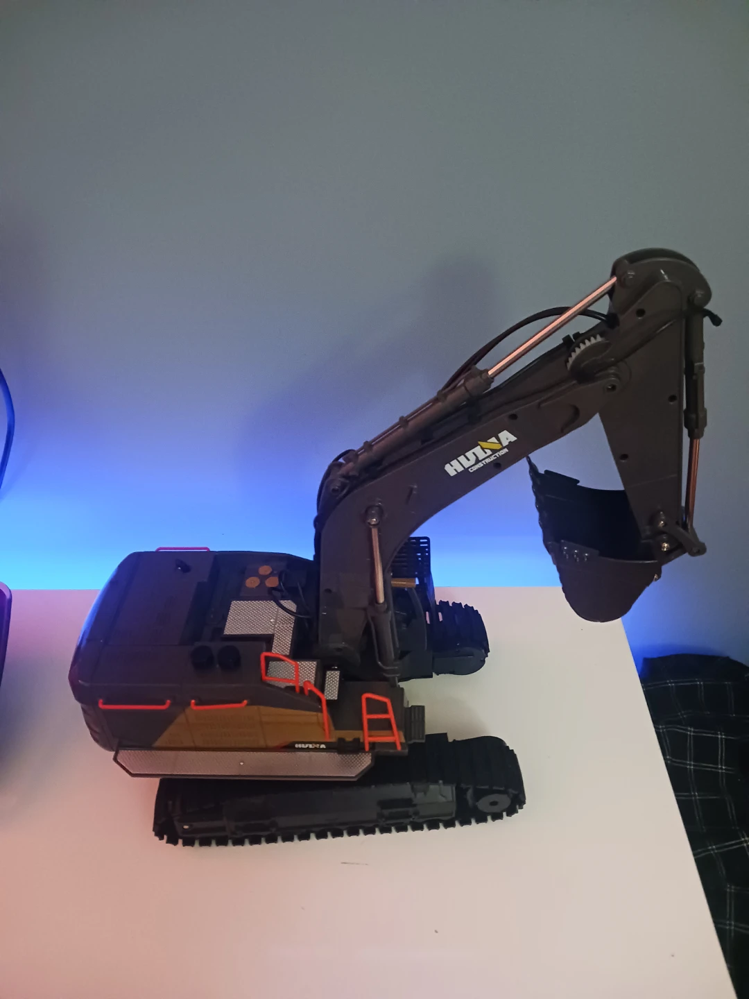 HUINA RC Excavator Toy