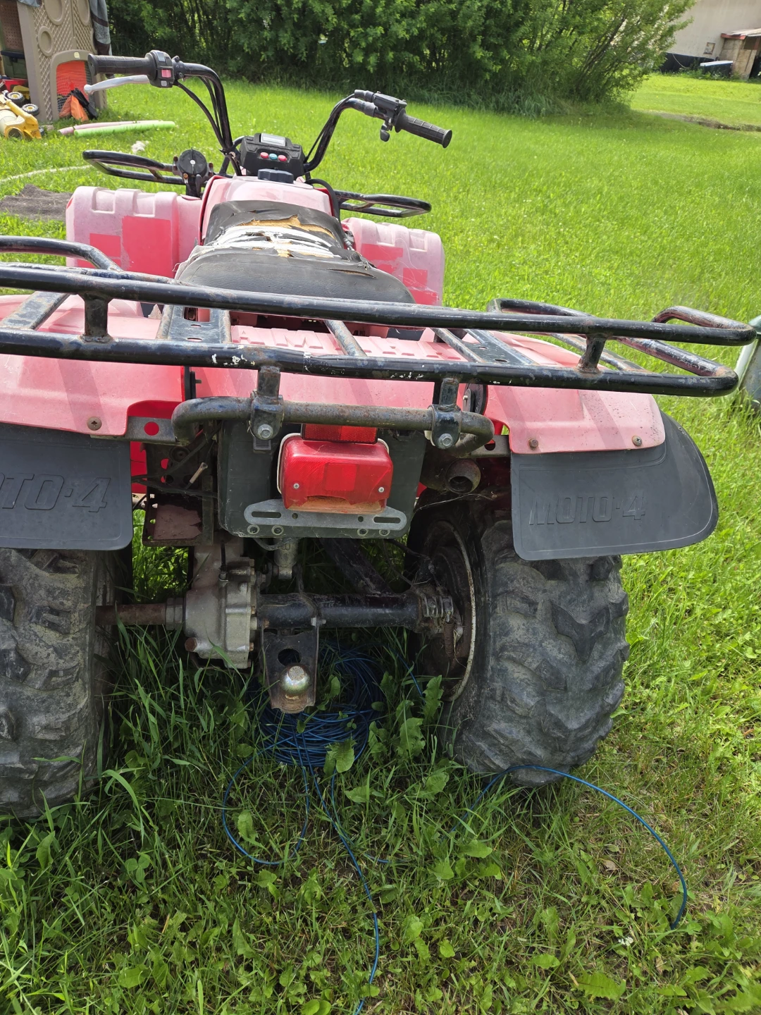 Red Yamaha Moto-4 ATV - photo 4