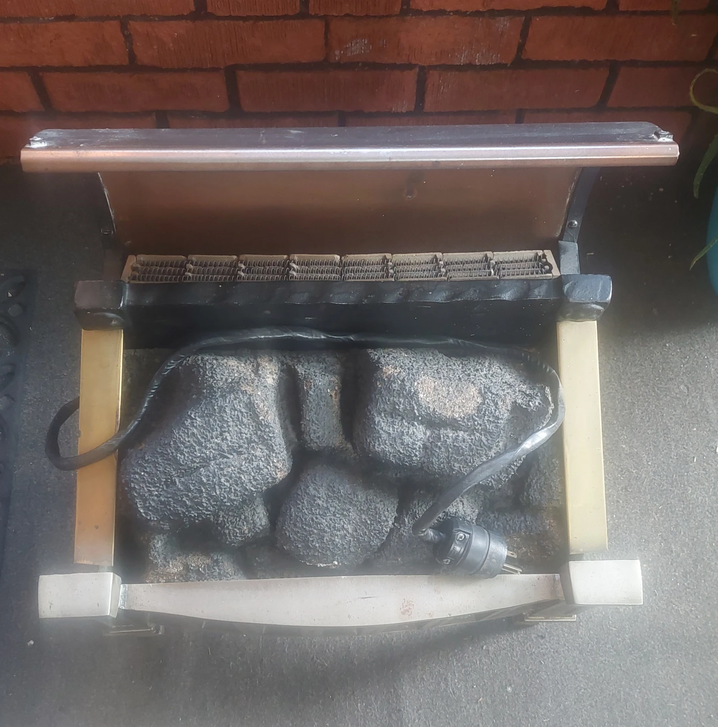 Electric Fireplace Grate with Coals