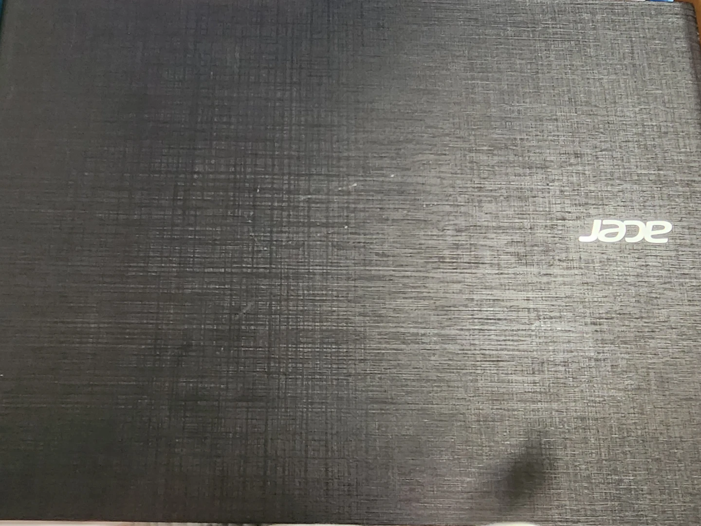 Acer crombok