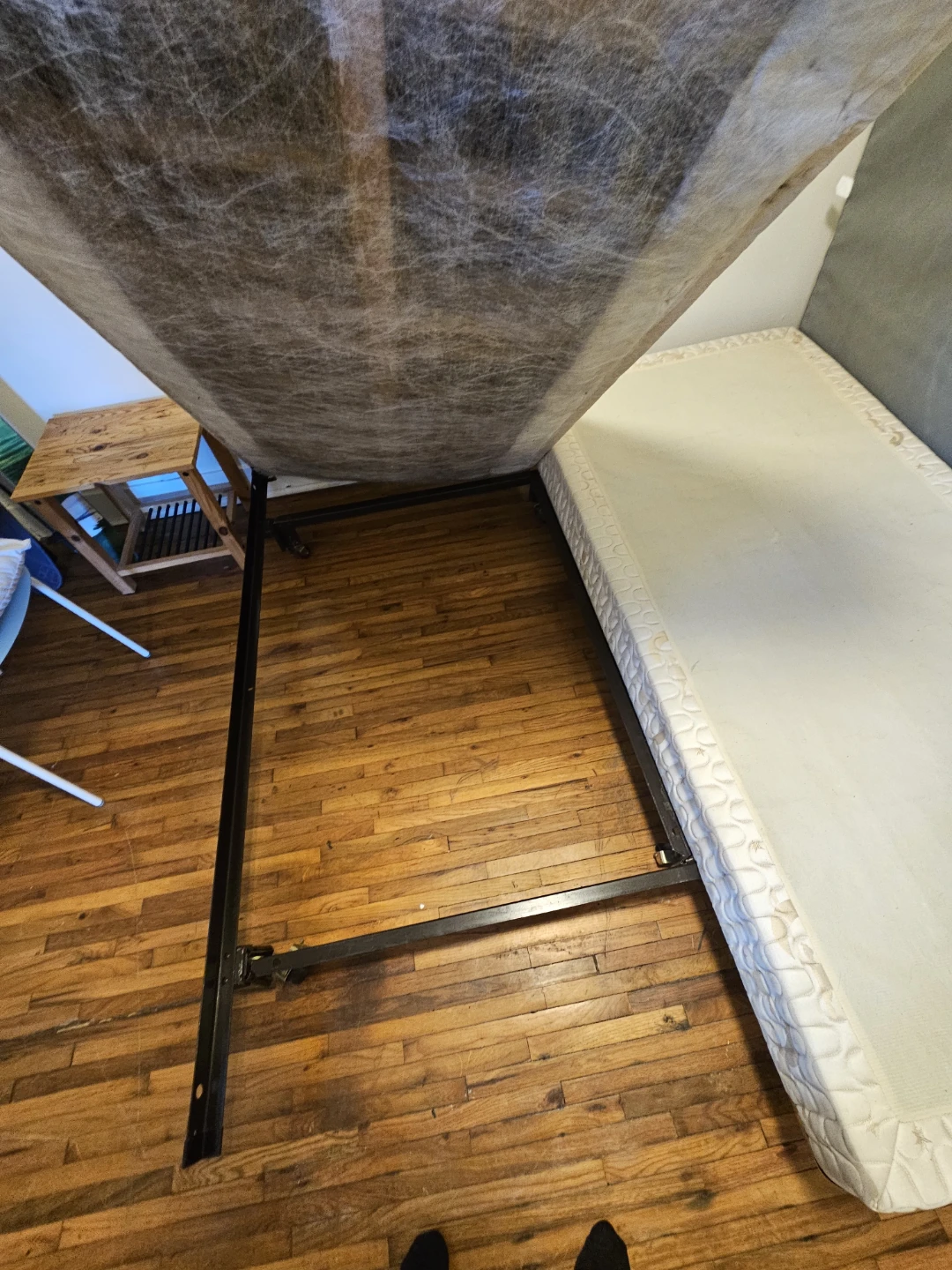 King bed metal frame with 2 boxes spring - photo 2