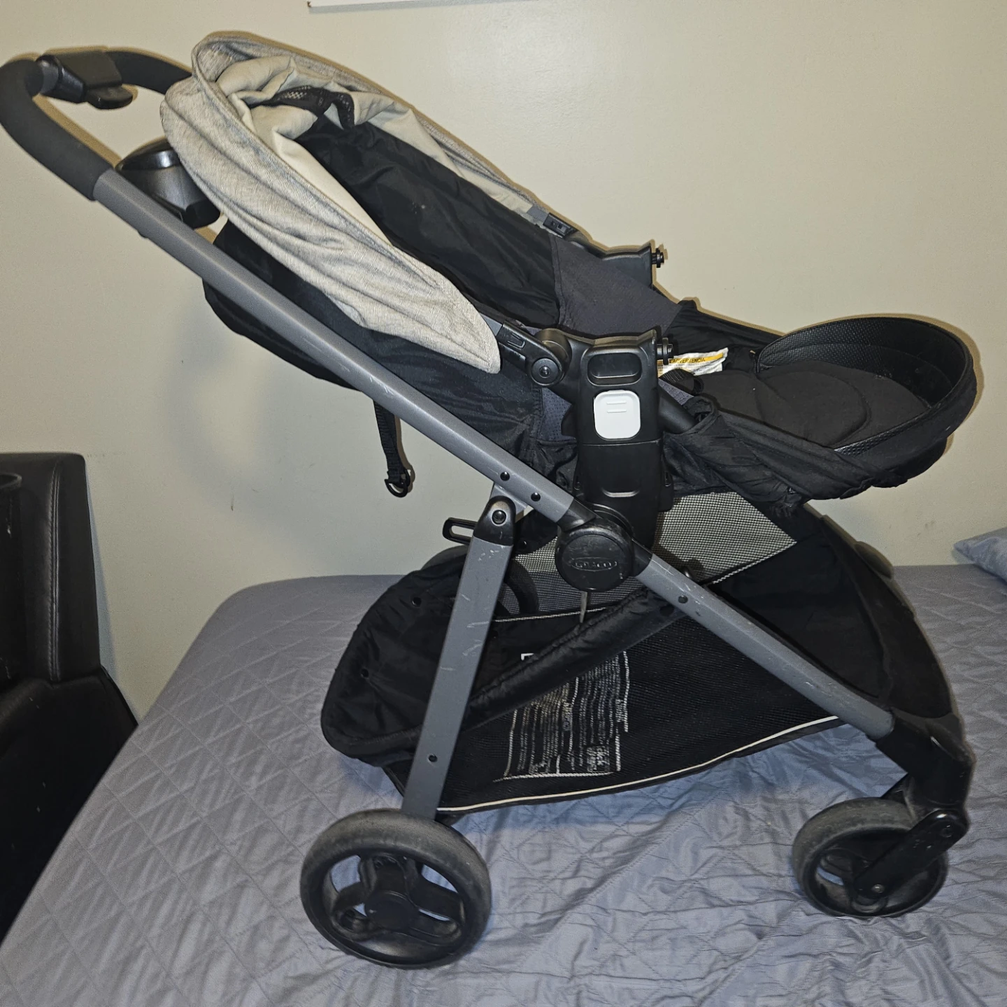 Graco Infant Car Seat with Base and Stroller - photo 4