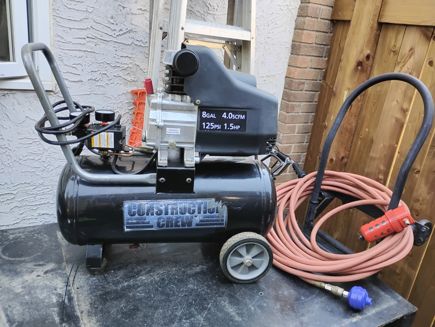 Construction Crew Air Compressor with Hose