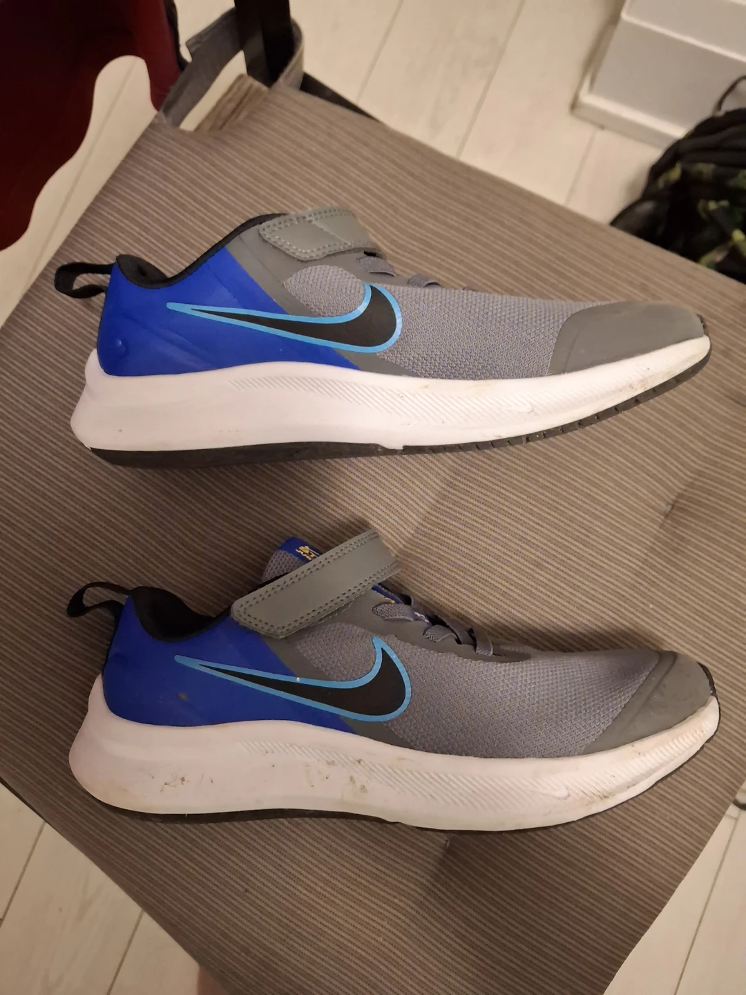 Nike Star Runner Kids Shoes . Hardly used like new - photo 2