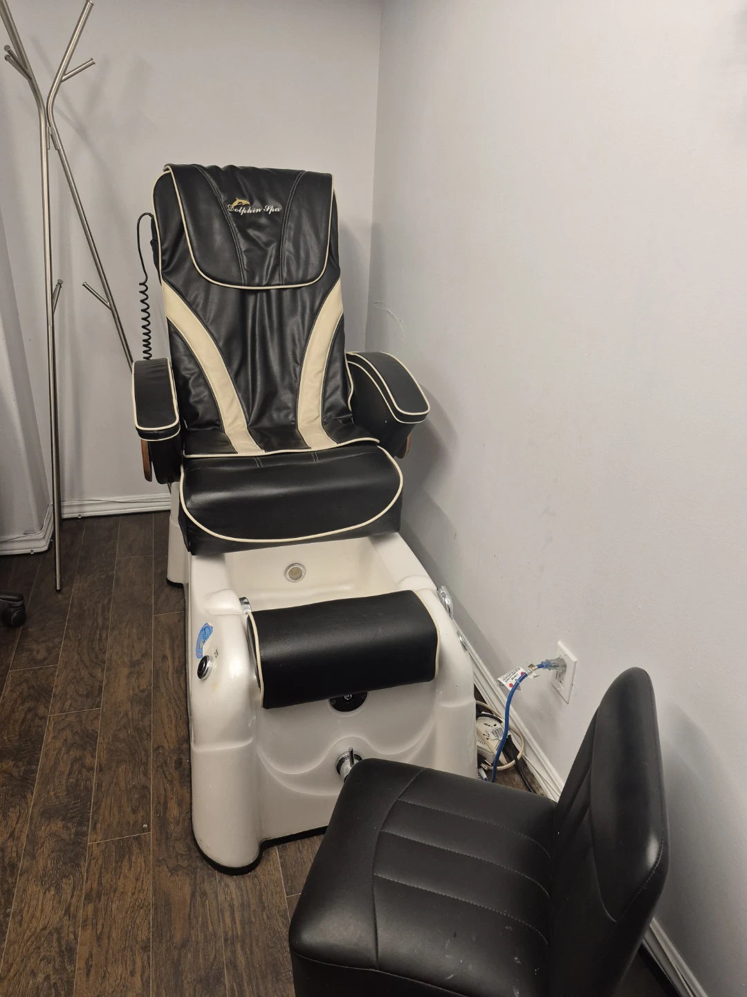 Pedicure Spa Chair with Foot Bath and stool - photo 3