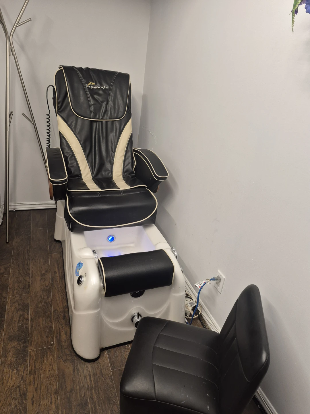 Pedicure Spa Chair with Foot Bath and stool - photo 4