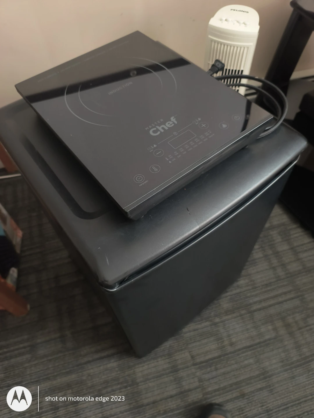 Danby Designer Mini Refrigerator and Master chef hot plate - photo 5