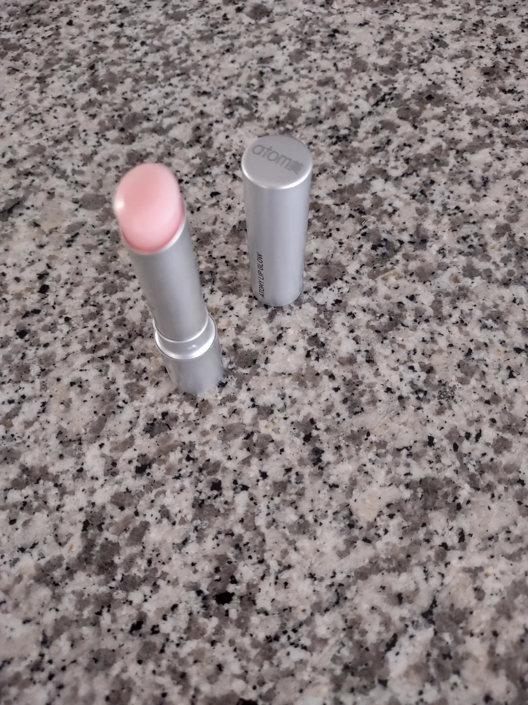 ATOMY LIP GLOW