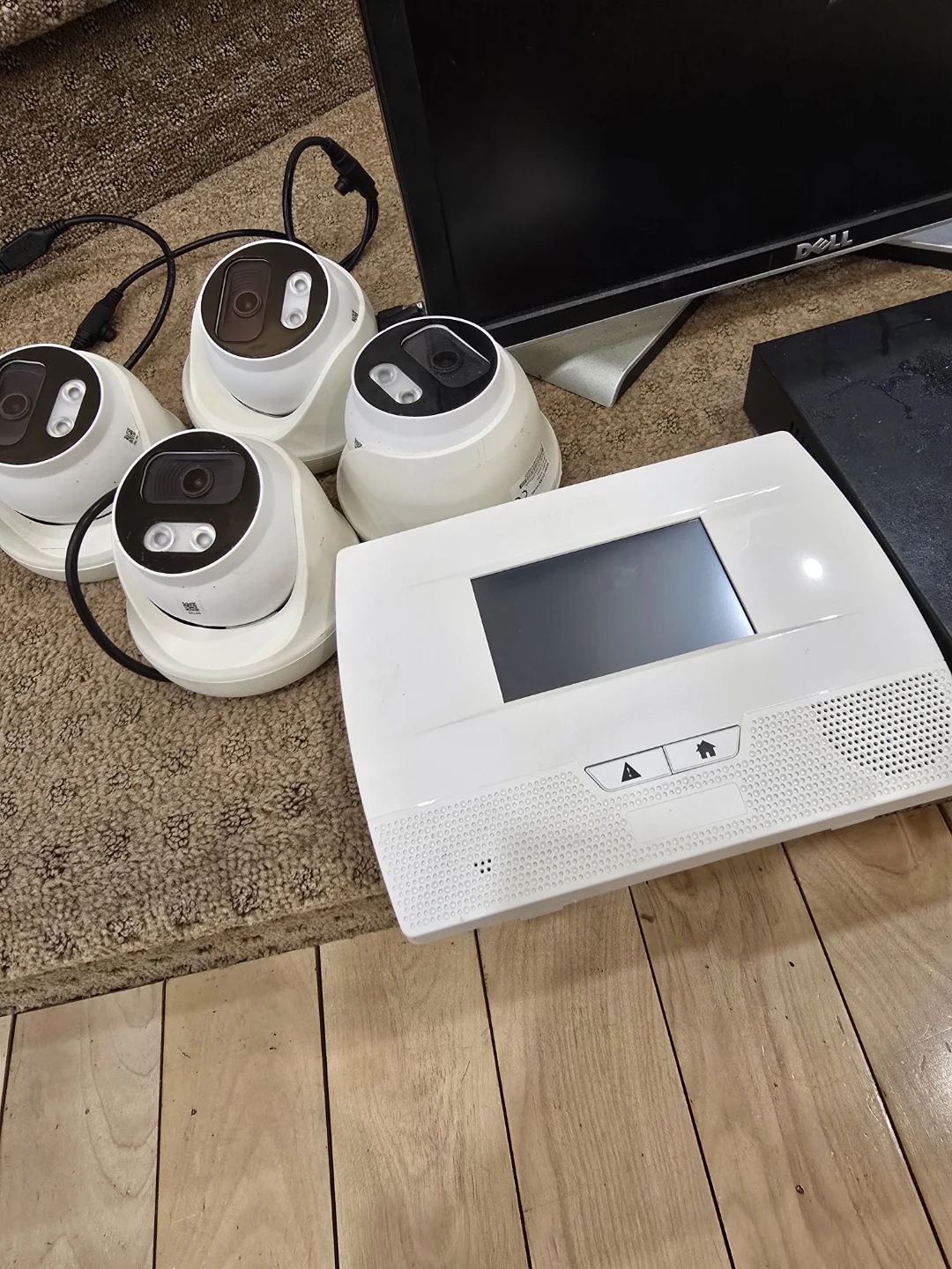 5-in-1 XVR Hybrid HD Video Recorder System with 4 Cameras - photo 2