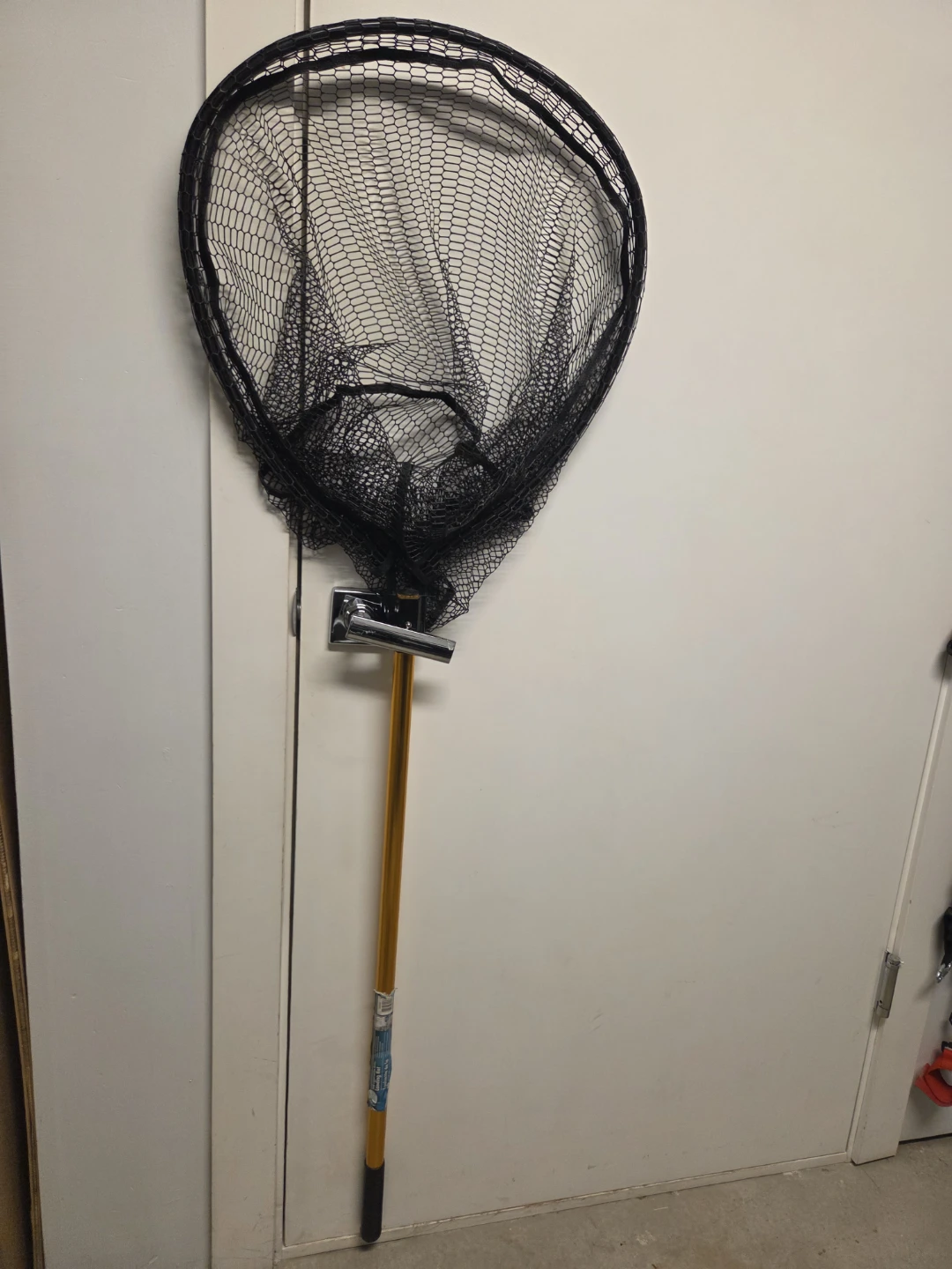 Rubber Coated Fishing Net with Retractable Handle