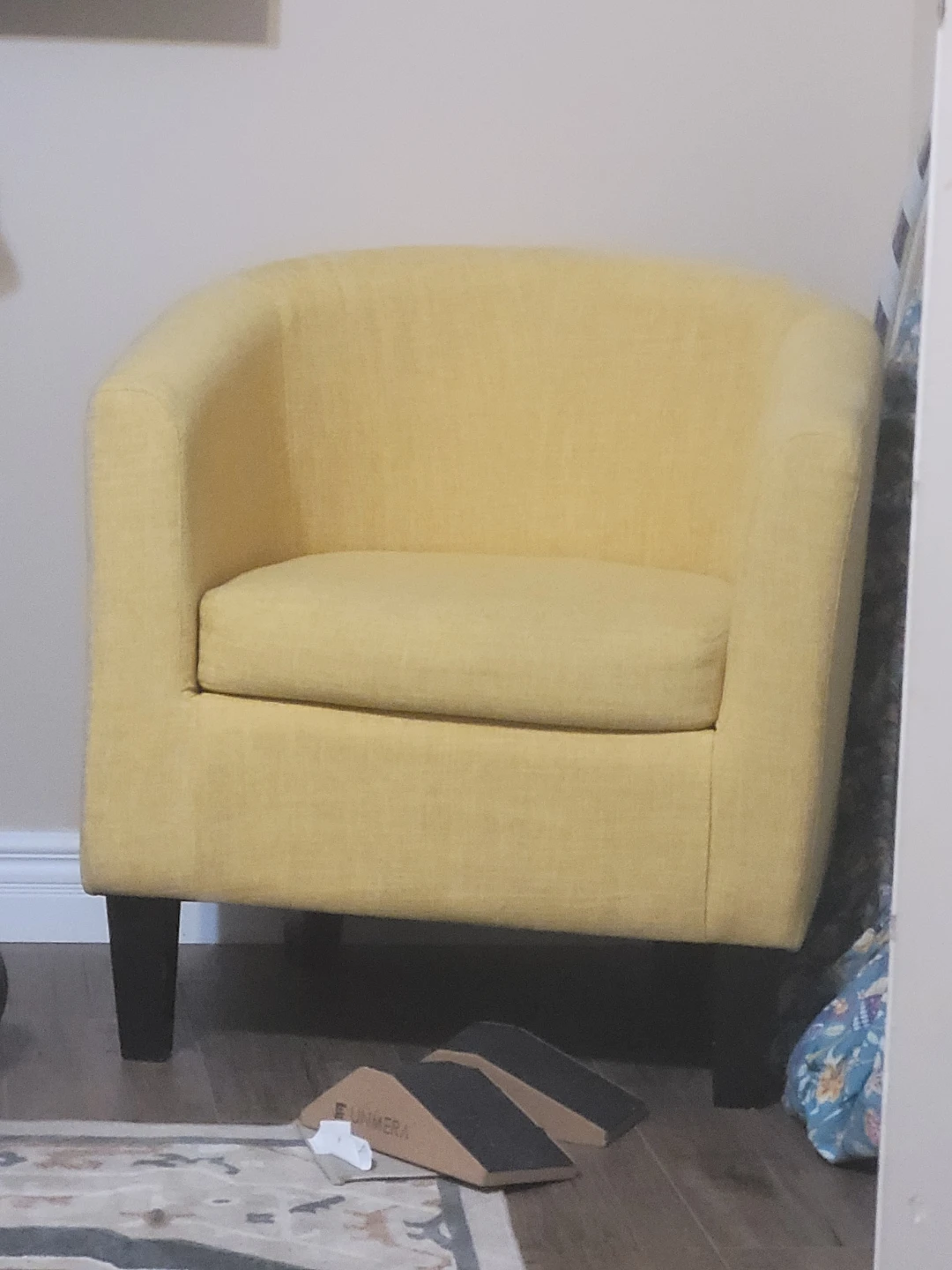 Decor accent chair