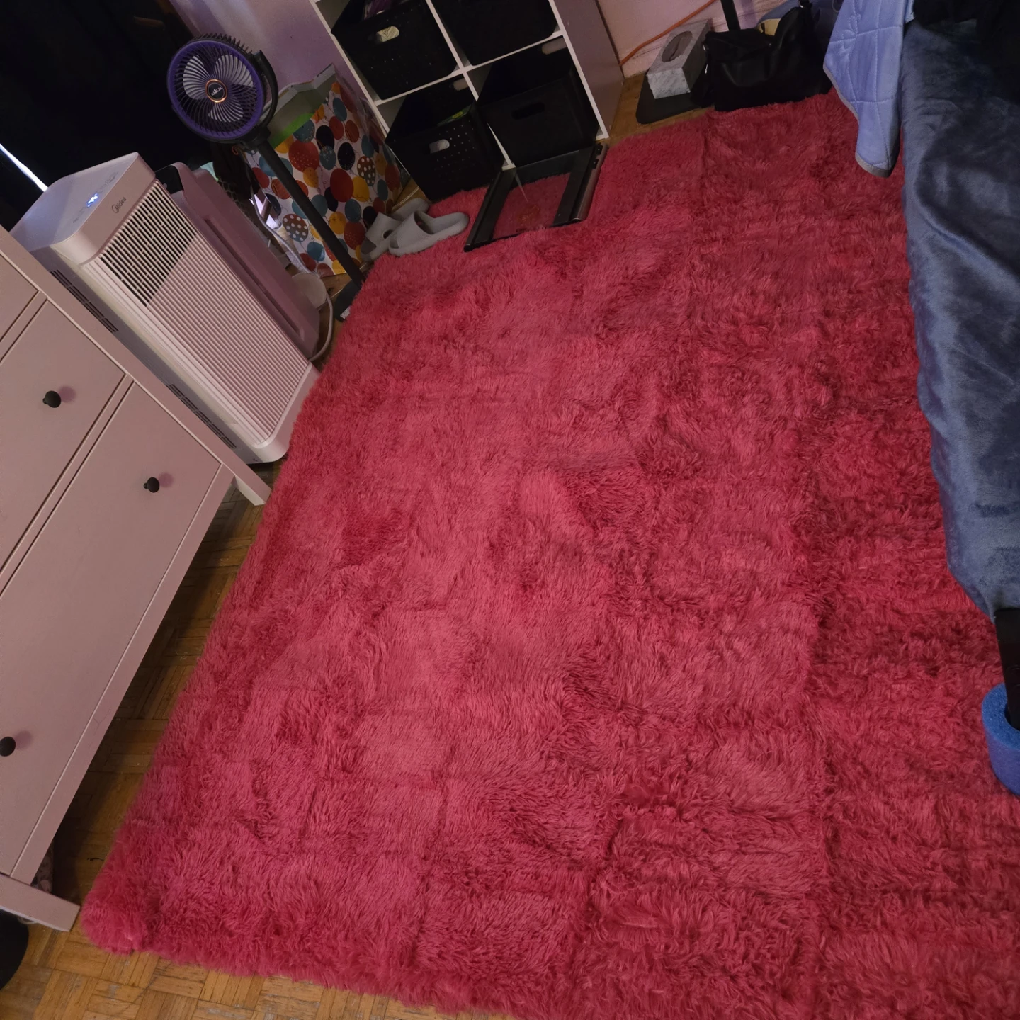 Rose pink fluffy rug.new