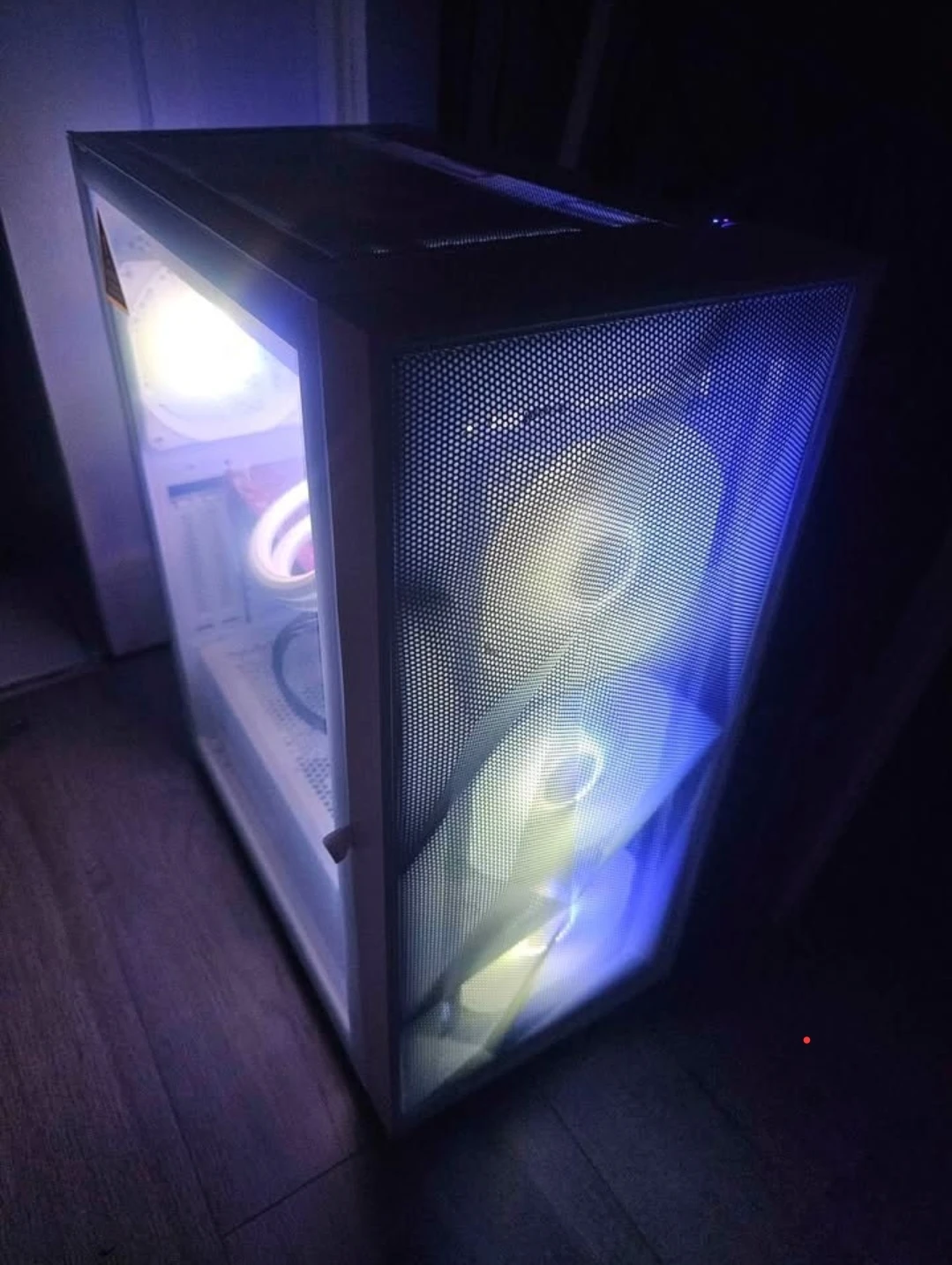 White Gaming PC. Almost Parts are Brand New! Window 11 Pro