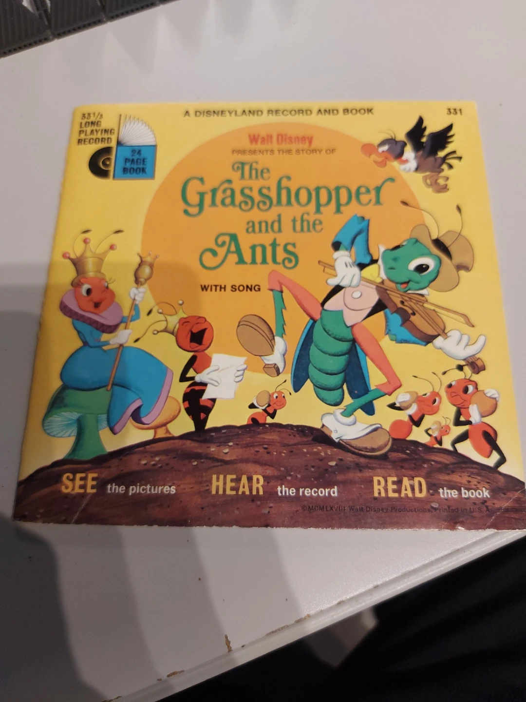 Disneyland Record and Book: The Grasshopper and the Ants - photo 5