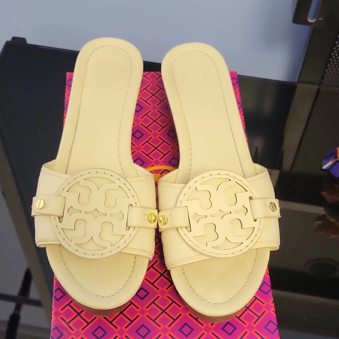 Tory Burch Miller Wedge Sandals Cream Leather Size 7