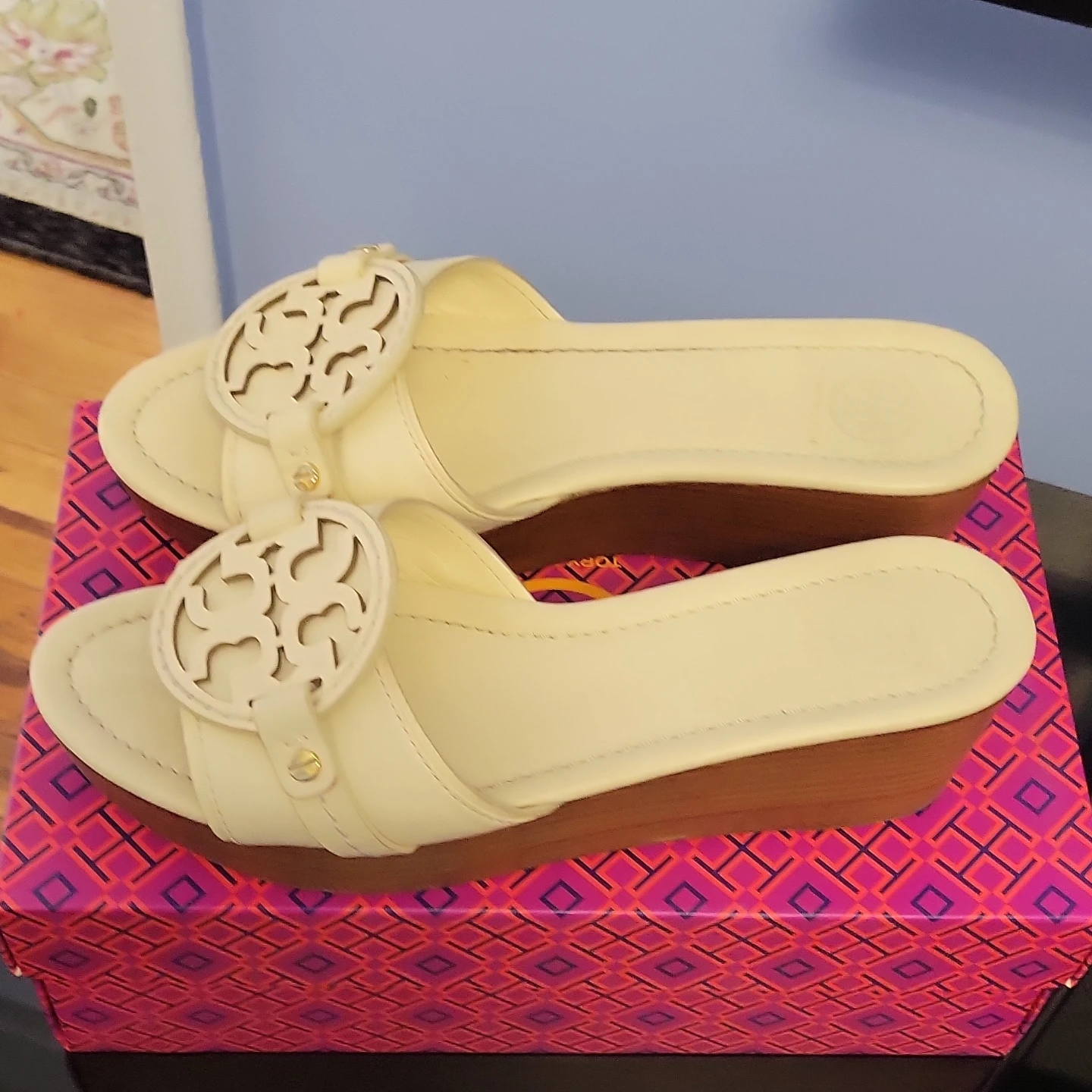 Tory Burch Miller Wedge Sandals Cream Leather Size 7 - photo 4