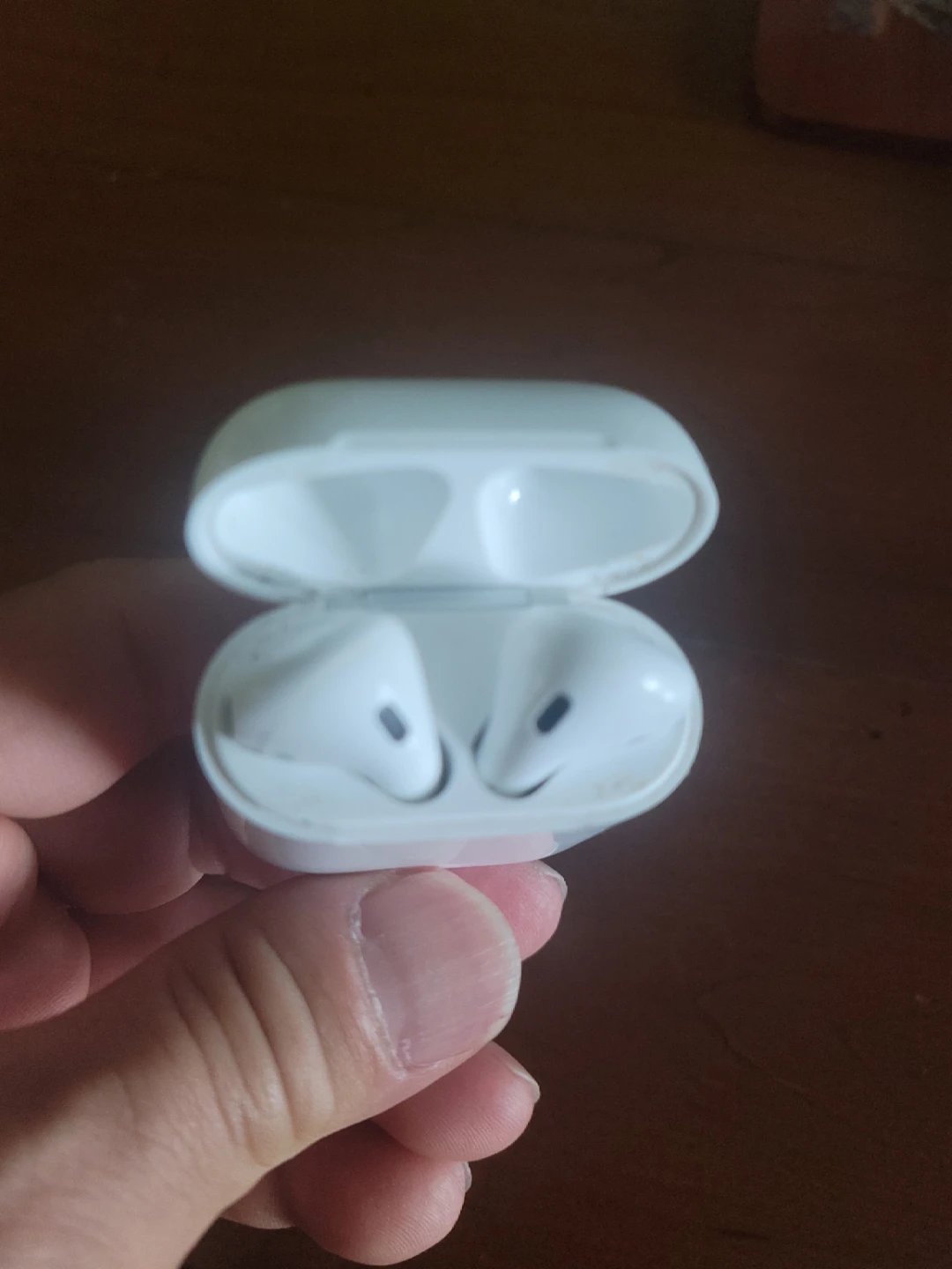 Apple AirPods (2nd Generation) Charging Case with Earbuds - photo 3