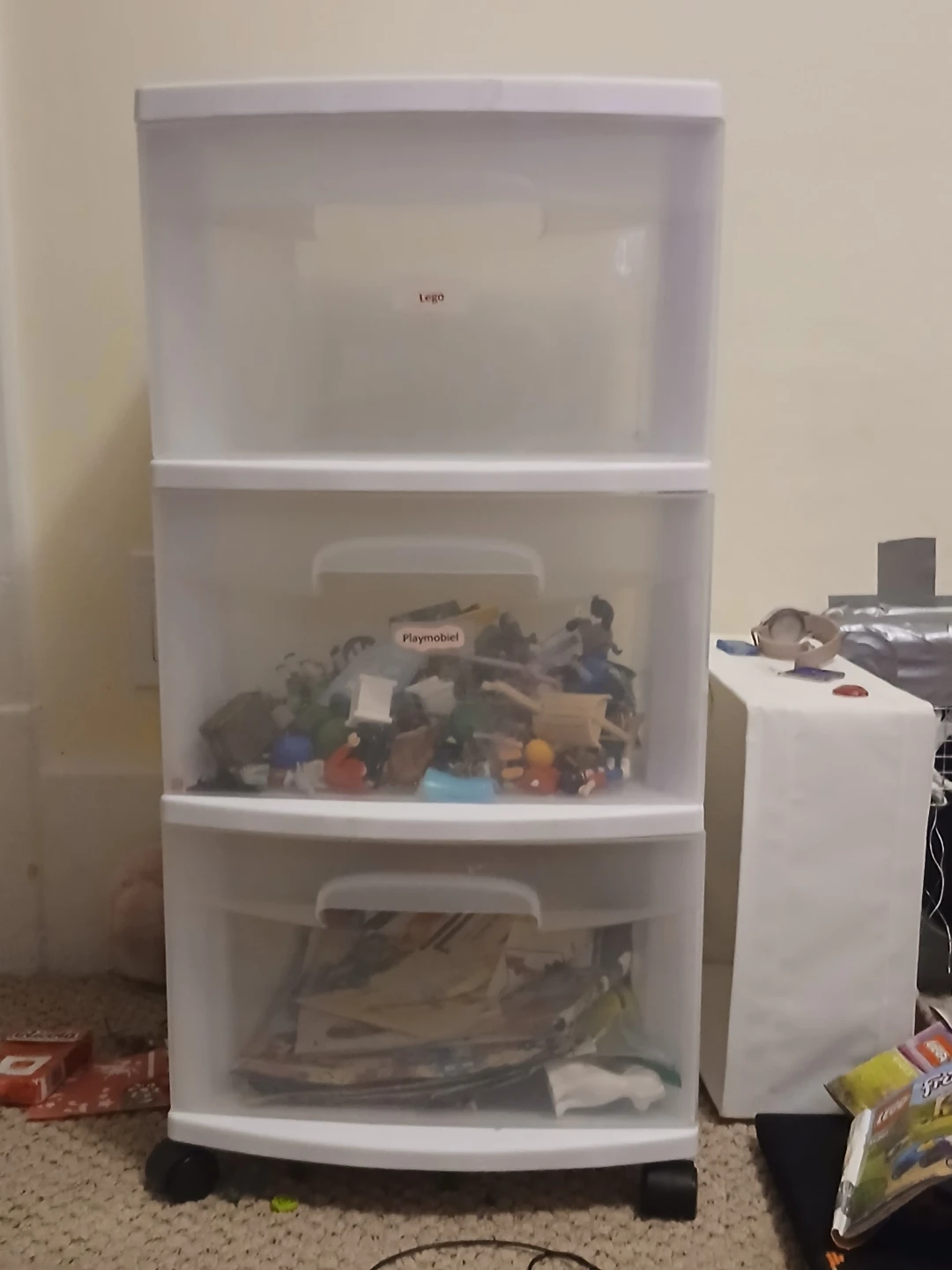 Storing cabinets