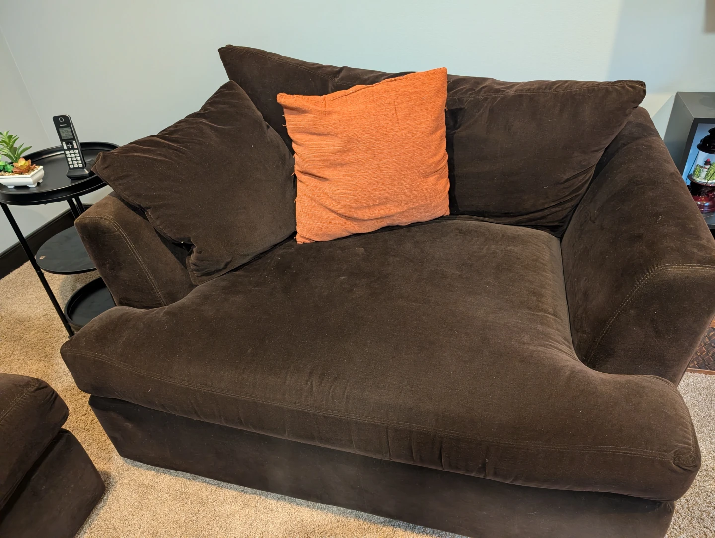 Chairs oversized plus ottoman