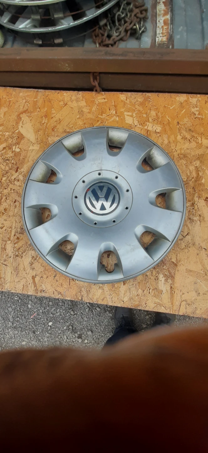 Vw hubcaps - photo 2