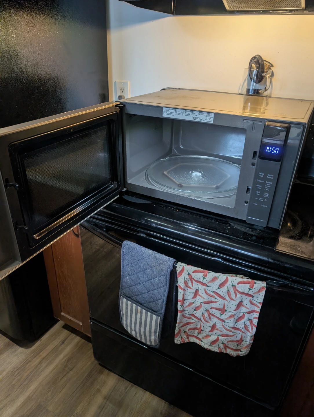Stainless Steel LG Microwave - photo 2