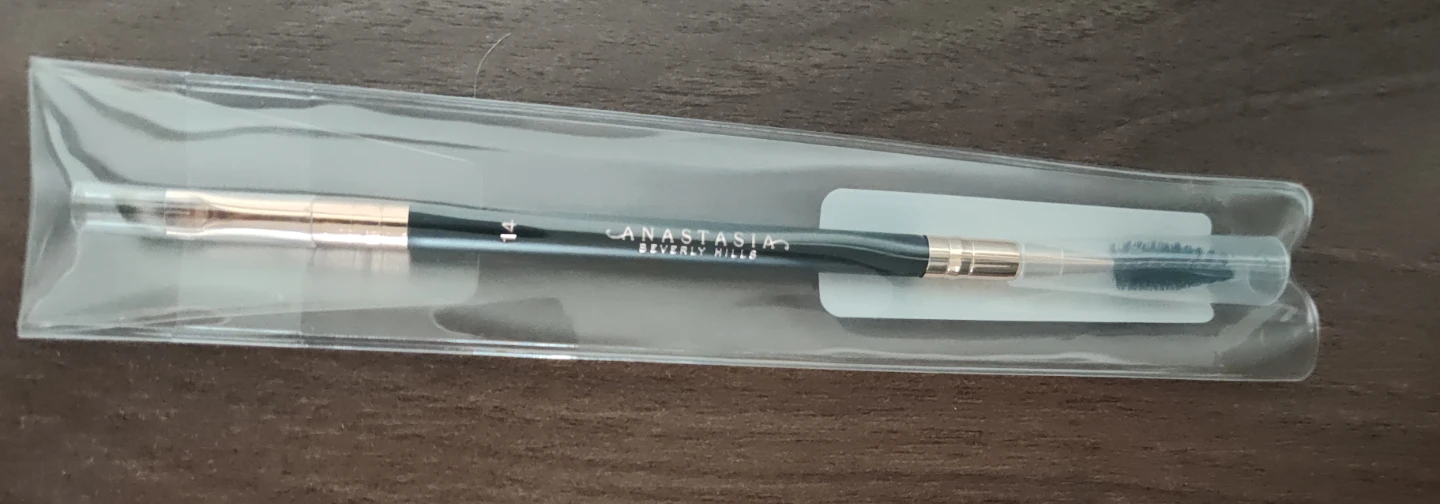 Anastasia Beverly Hills Brush 14