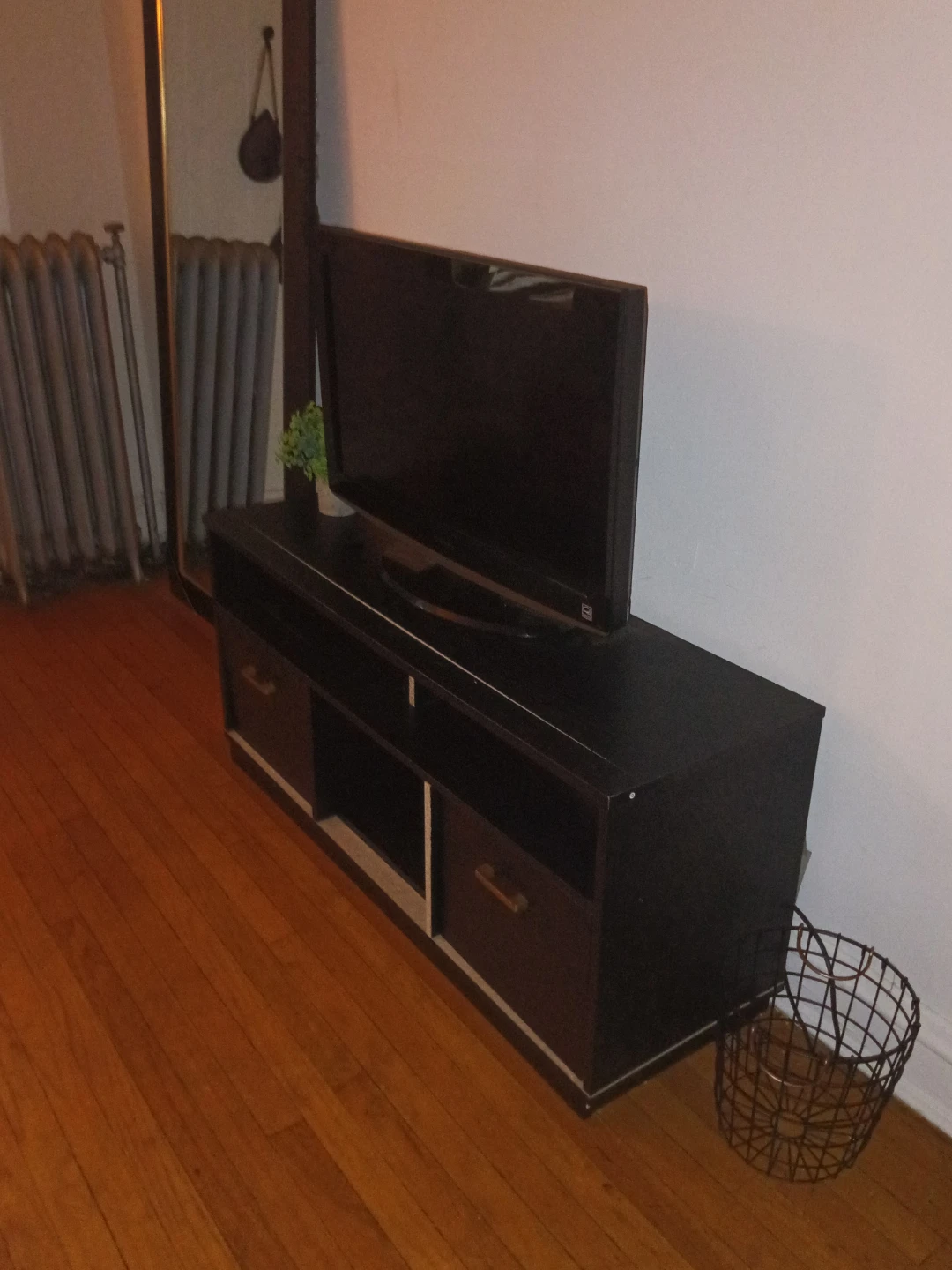 Flat Screen Television with TV Stand Dresser - photo 2