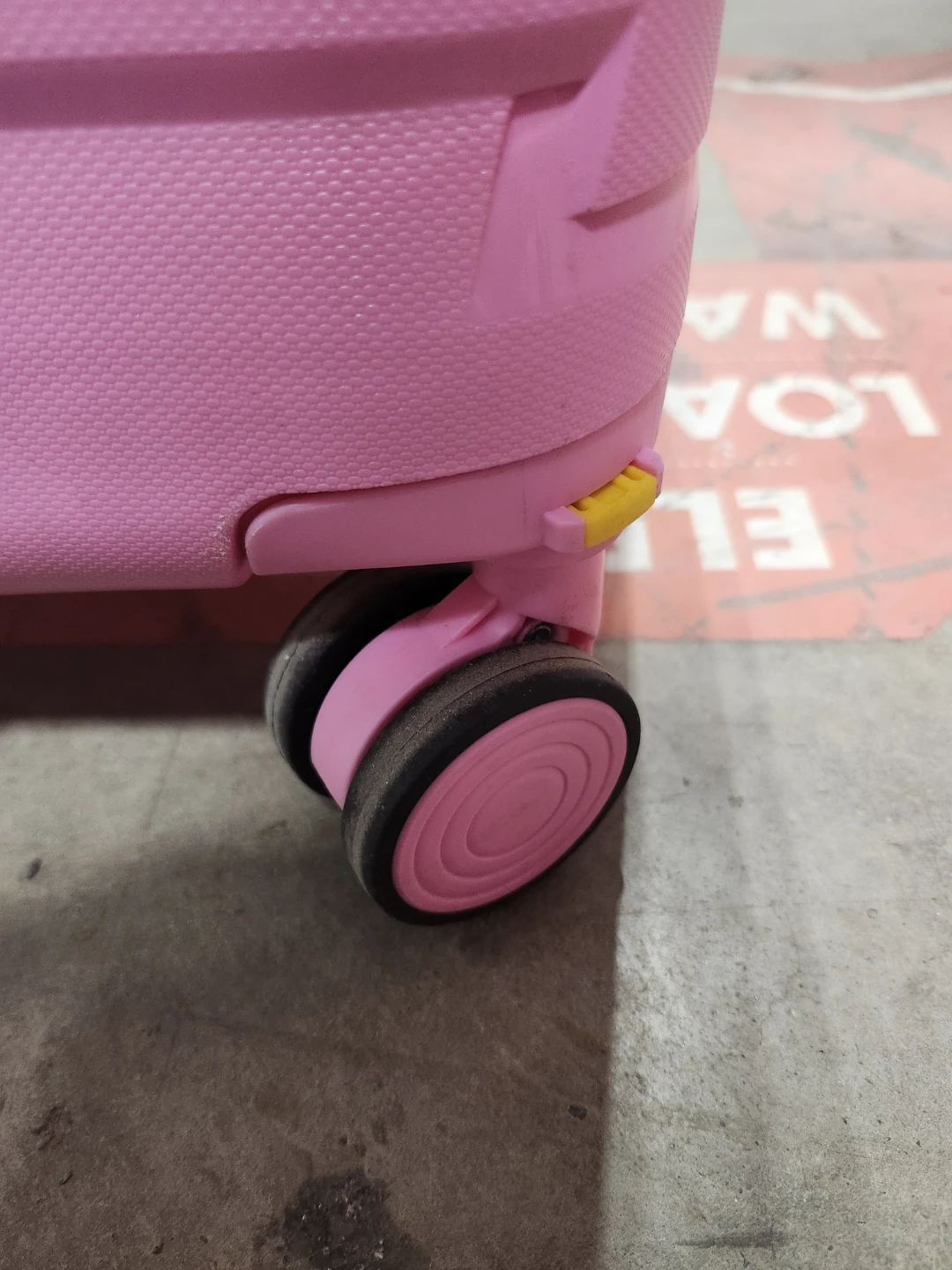 Pink Luggage Unbreakable Hardside Polypropylene Large Medium - photo 3