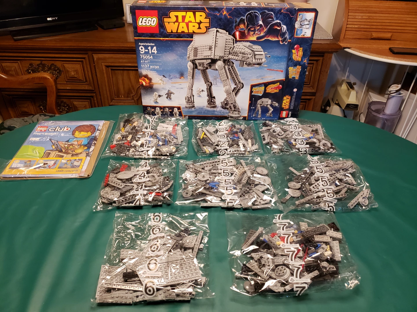 LEGO Star Wars AT-AT 75054 - photo 3