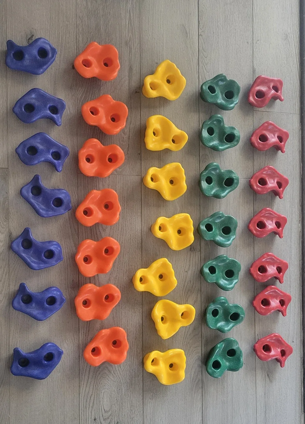 35pcs Climbing Holds Set with 70pcs Hardware - photo 3