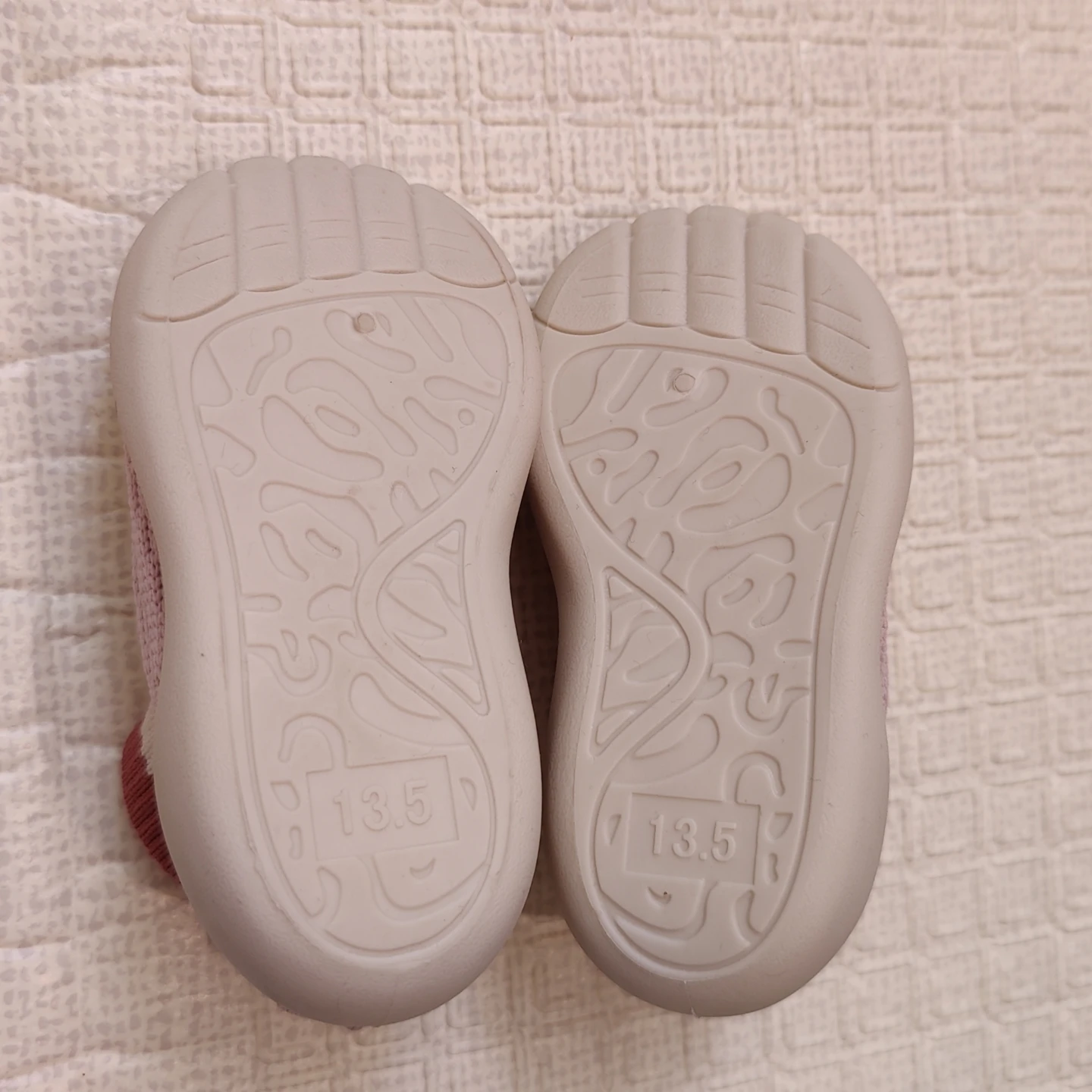 New Kids Knit Indoor Shoes - Size 13.5 - photo 3